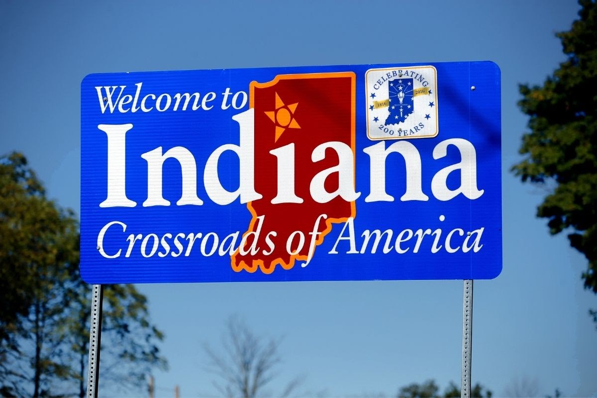 The welcome sign to the state of Indiana.