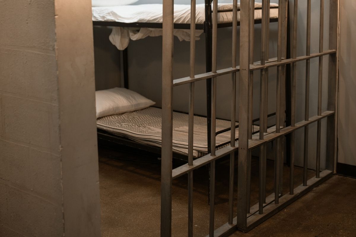 A typical prison cell in US federal prisons.